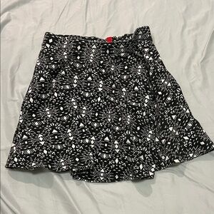 H&M Black and White Patterned Skater Skirt